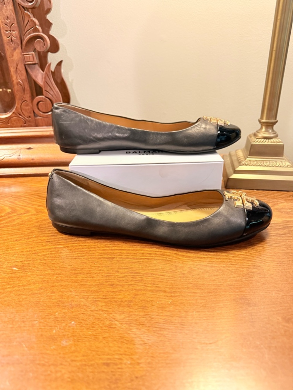 Tory Burch Everly Black Gold Leather Logo Cap-Toe Ballet Flats Size 10 - Picture 6 of 10